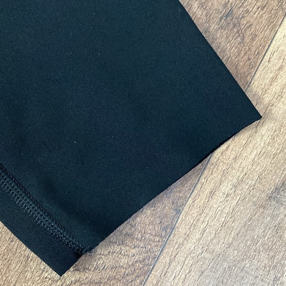 American Eagle Aerie OFFLINE Real Me High Waisted Graphic Legging Black Size M - Picture 10 of 10